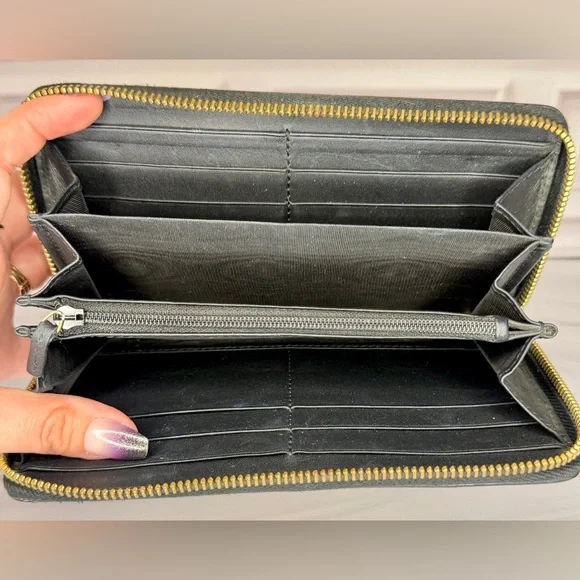 Gucci Sylvie Sherry Line Buckle Zip Around Wallet | Navy | Entrupy COA - Picture 7 of 9